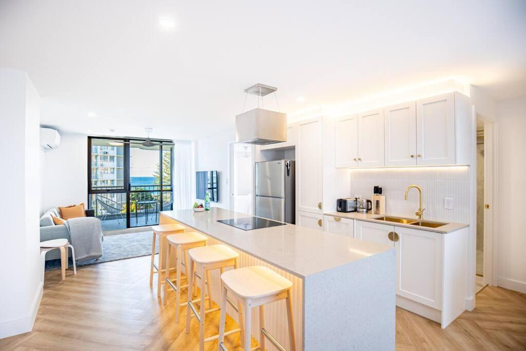 2br Burleigh Beachside With Views With Pool Apartment Gold Coast
