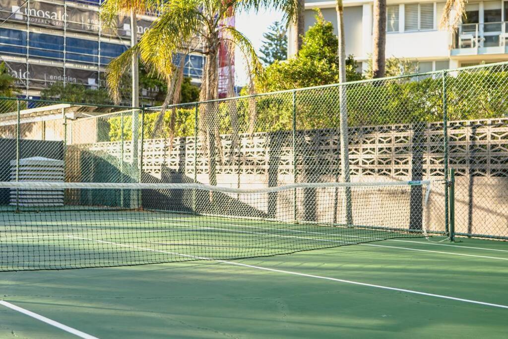 2br Burleigh Beachside With Views With Pool * Gold Coast