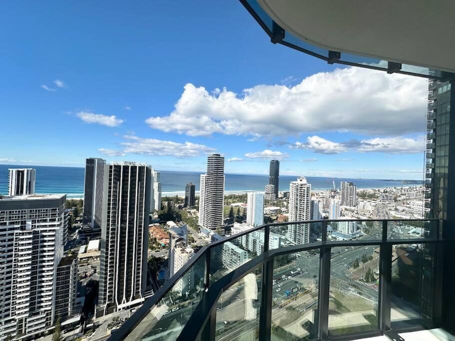 Luxury Star 32nd Floor * Gold Coast