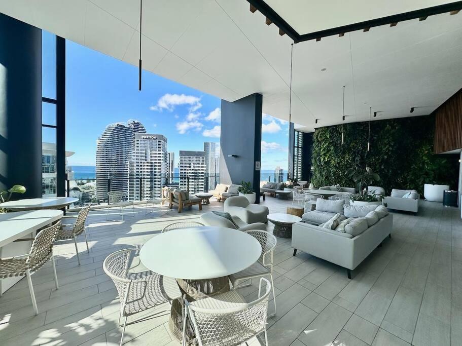 Luxury Star 32nd Floor * Gold Coast