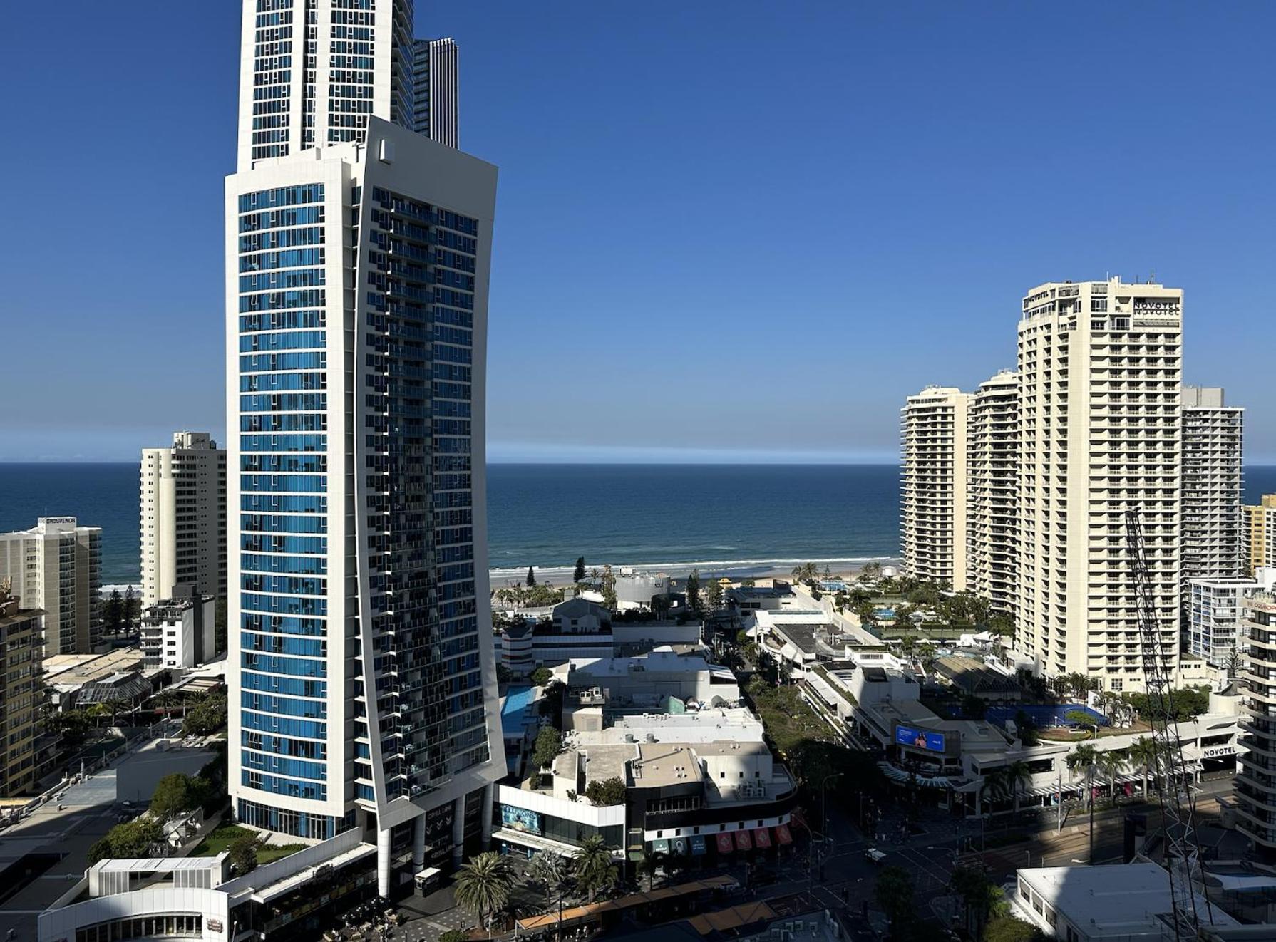 Beachview Surfers 2bd Lux Apartment Gold Coast