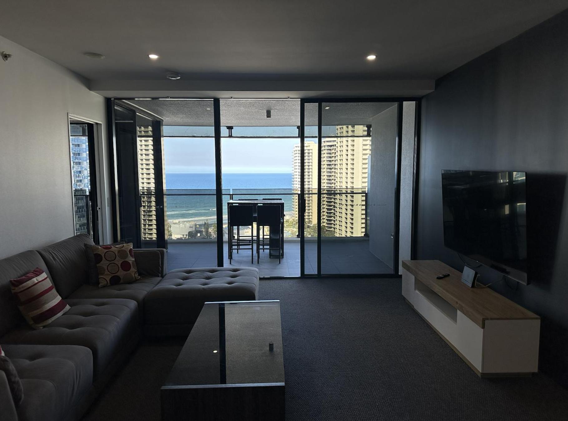 Apartment Beachview Surfers 2bd Lux Gold Coast