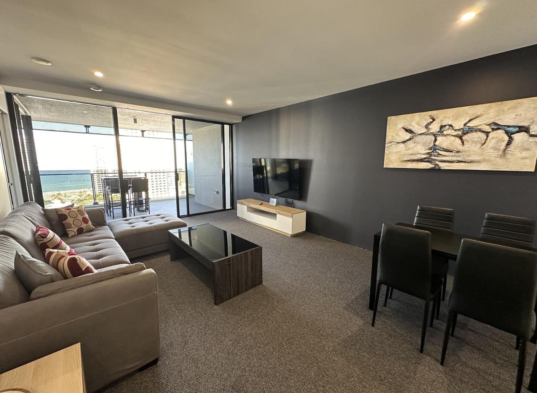 Beachview Surfers 2bd Lux Gold Coast