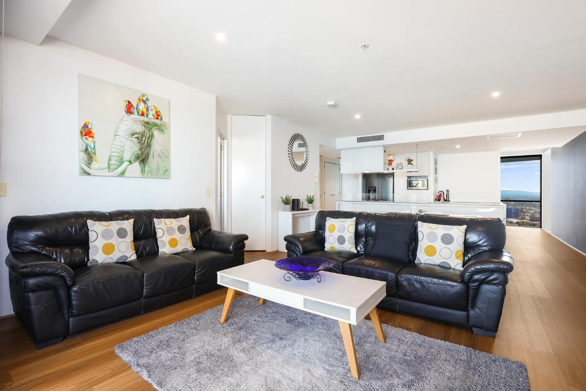 Circle On Cavill 2, 3, 4 & 5 Bedroom Skyhomes & Sub Penthouses By Holidays Apartment *