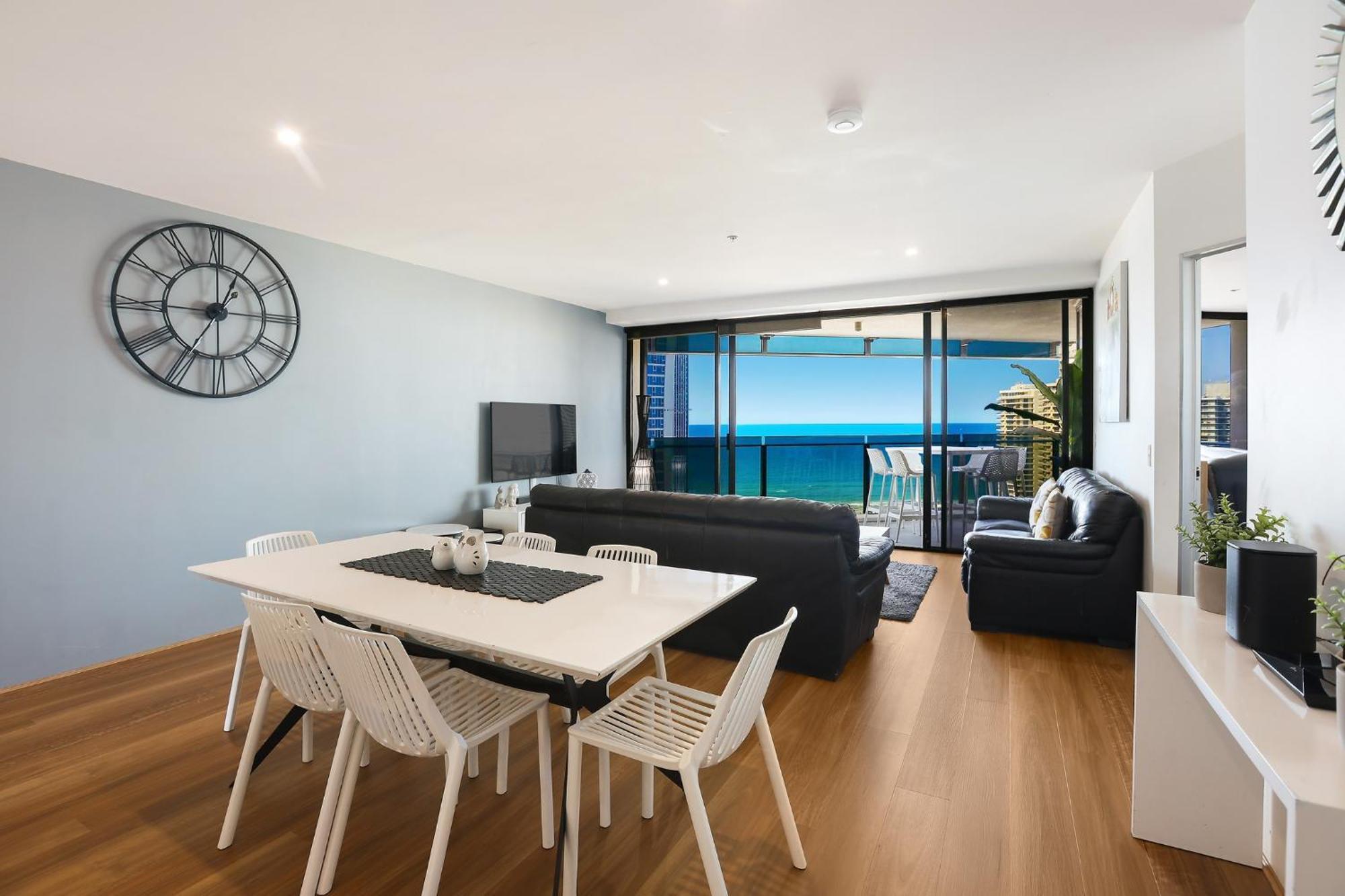 Circle On Cavill 2, 3, 4 & 5 Bedroom Skyhomes & Sub Penthouses By Holidays Apartment Gold Coast