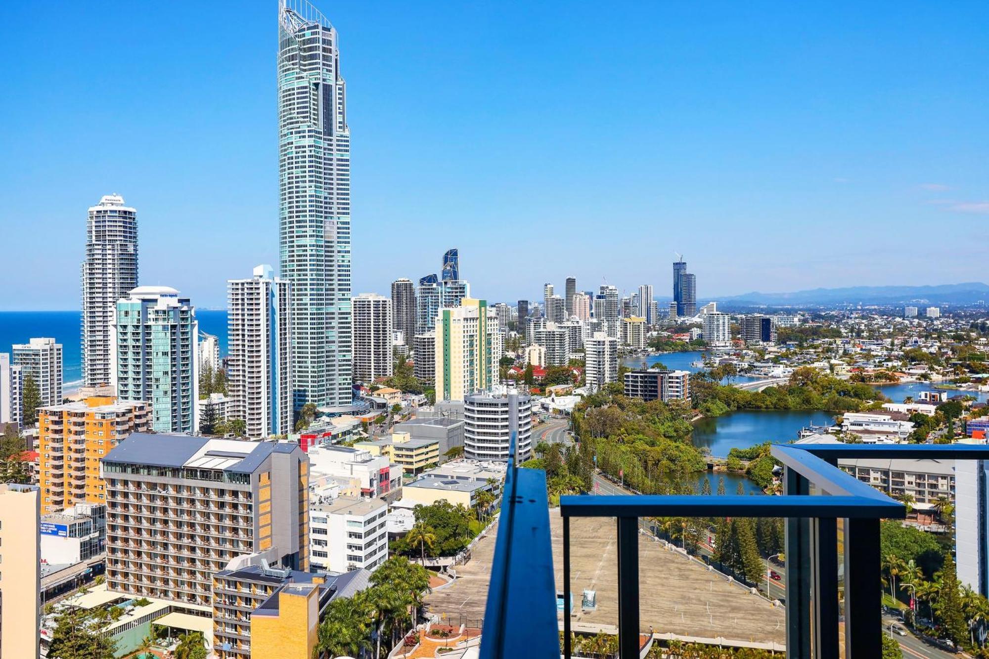 Circle On Cavill 2, 3, 4 & 5 Bedroom Skyhomes & Sub Penthouses By Holidays Apartment
