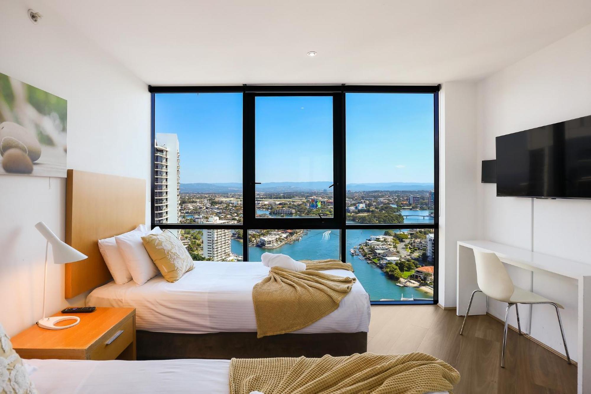 Circle On Cavill 2, 3, 4 & 5 Bedroom Skyhomes & Sub Penthouses By Holidays Apartment *