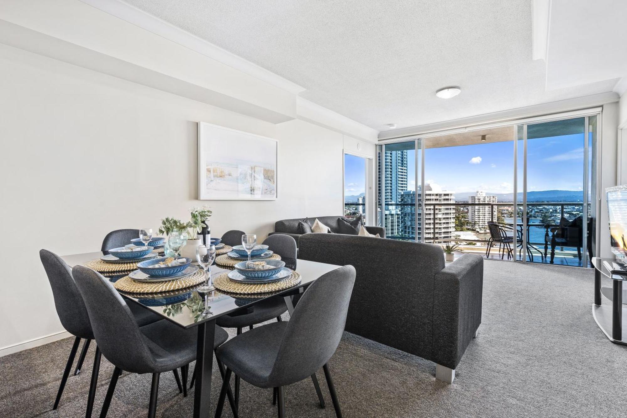 Kids Free In Hinterland View 2 Bedroom 1 Bathroom At Chevron Renaissance- Q *