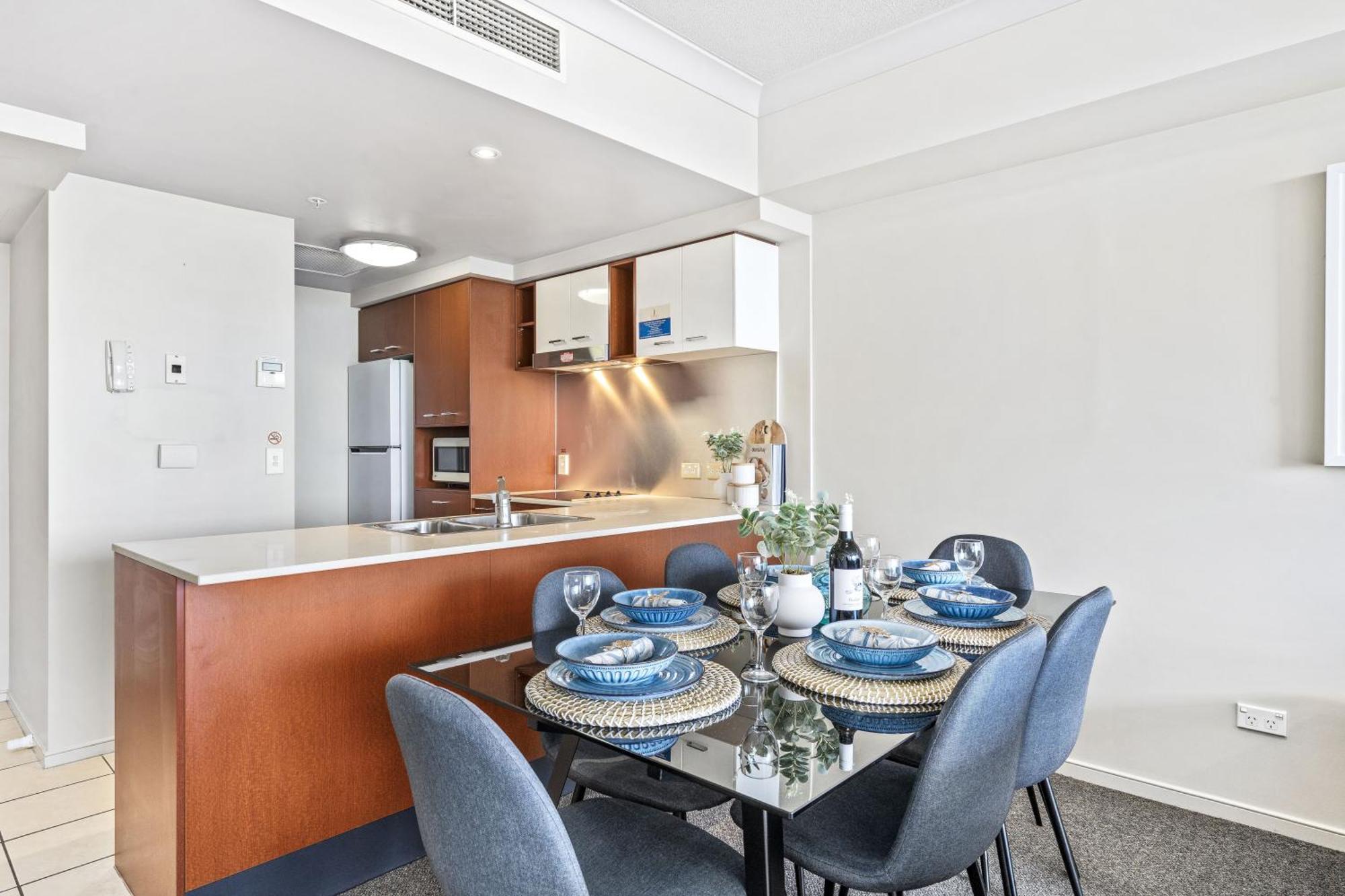 Kids Free In Hinterland View 2 Bedroom 1 Bathroom At Chevron Renaissance- Q Apartment Gold Coast