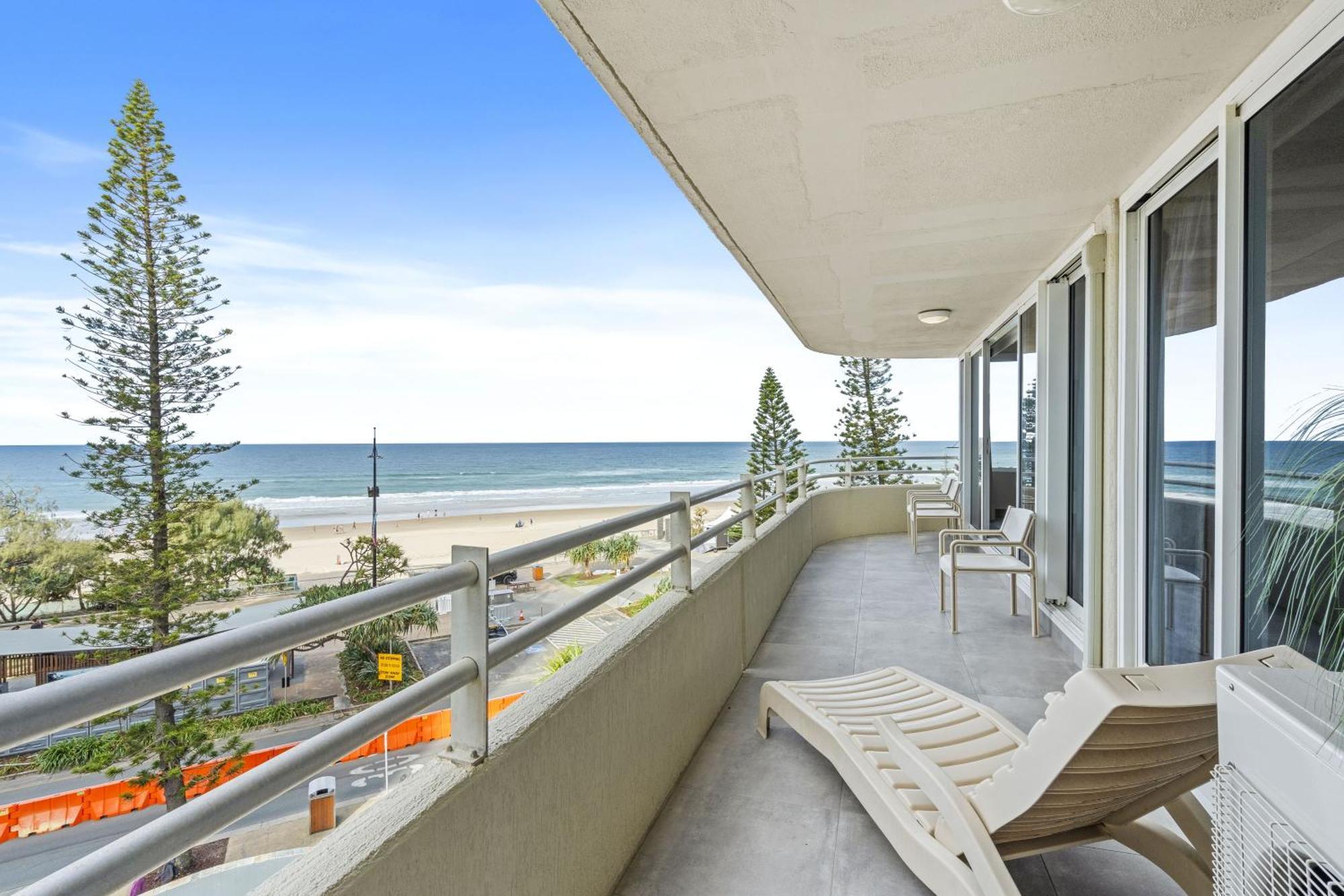 Stunning Ocean Views In 2 Bedroom Unit At Zenith - Q Apartment Gold Coast