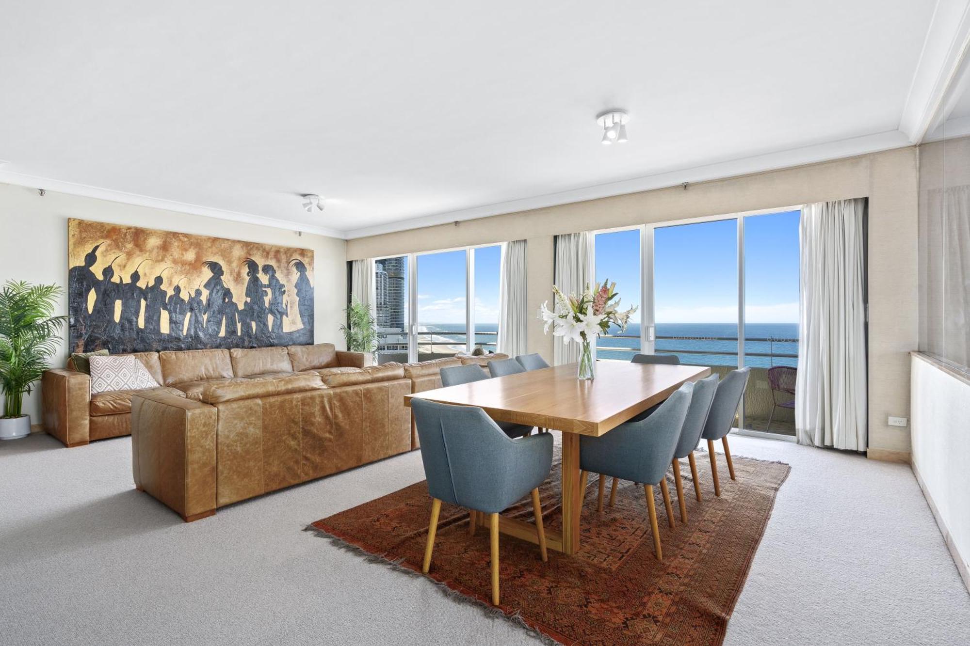 Apartment Step Back In Time In Retro Chic 3 Bedroom Penthouse At Zenith - Q Gold Coast