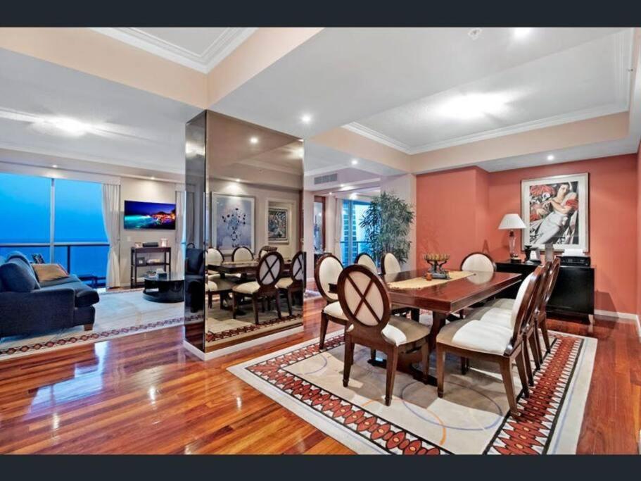 Welcome To A 275m2 Sub-penthouse With Great Ocean Gold Coast