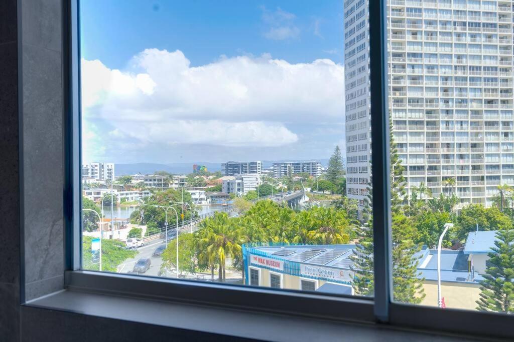 2br Modern Surfers Paradise * Gold Coast