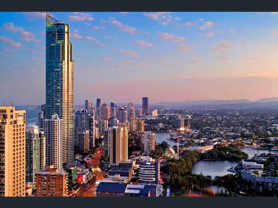 Apartment Welcome To A 275m2 Sub-penthouse With Great Ocean Gold Coast