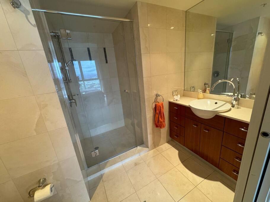 Apartment Welcome To A 275m2 Sub-penthouse With Great Ocean *