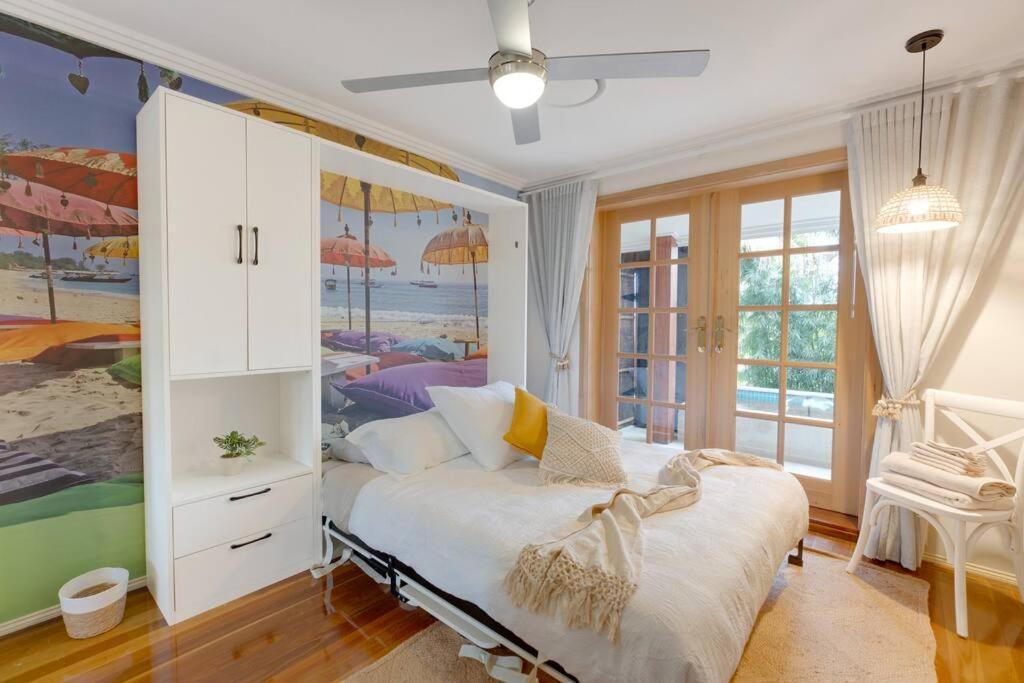 Apartment Elegant Coastal Escape In The Heart Of *