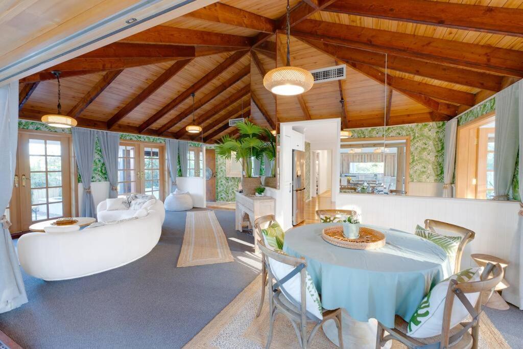 Elegant Coastal Escape In The Heart Of *