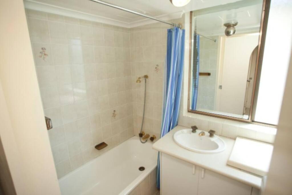 Apartment Mahana! Burleigh 70's Style 2bed Gold Coast