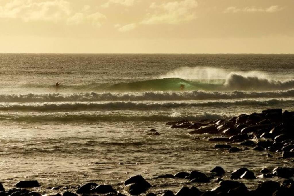 Mahana! Burleigh 70's Style 2bed *
