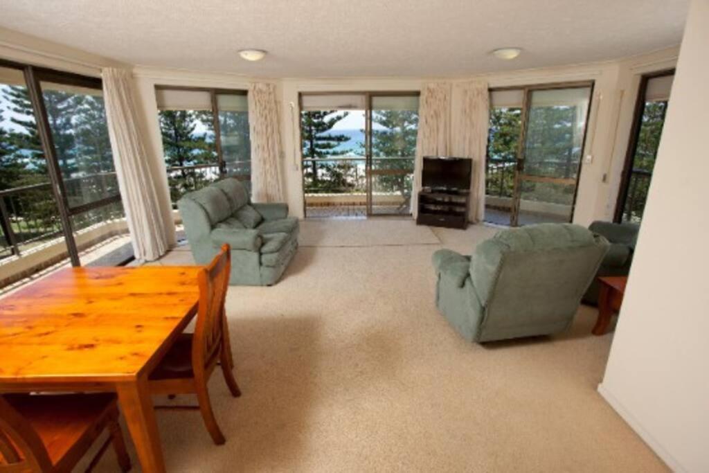 Mahana! Burleigh 70's Style 2bed * Gold Coast