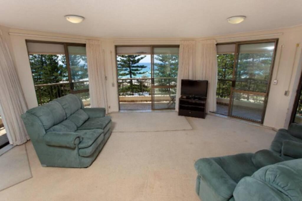Mahana! Burleigh 70's Style 2bed