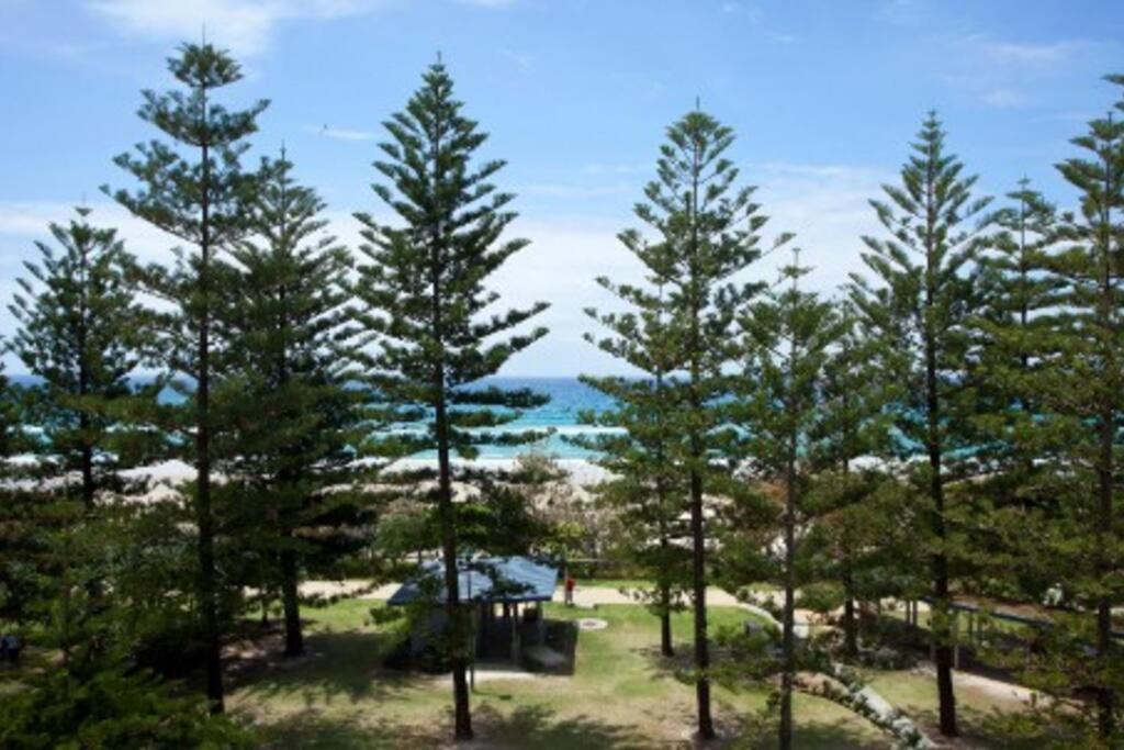Mahana! Burleigh 70's Style 2bed
