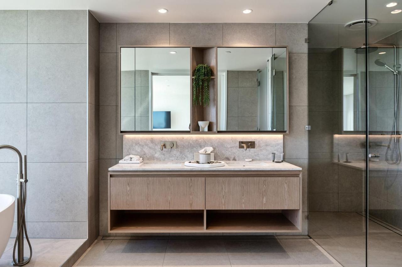 Panoramic Penthouse Views *