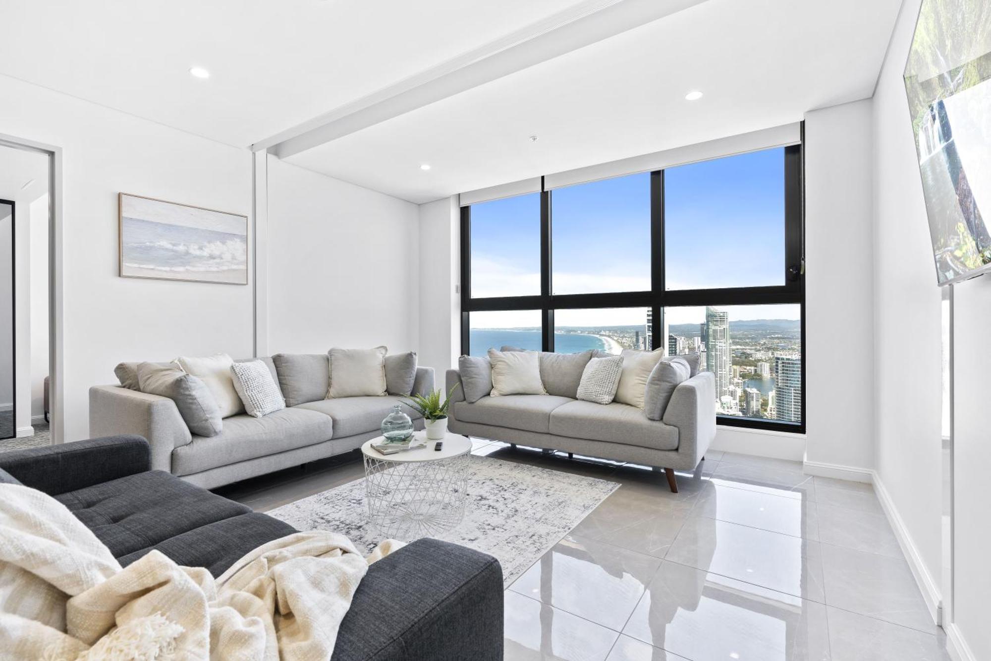 Luxury High Floor 3 Bedroom Unit With Ocean Views - Q *