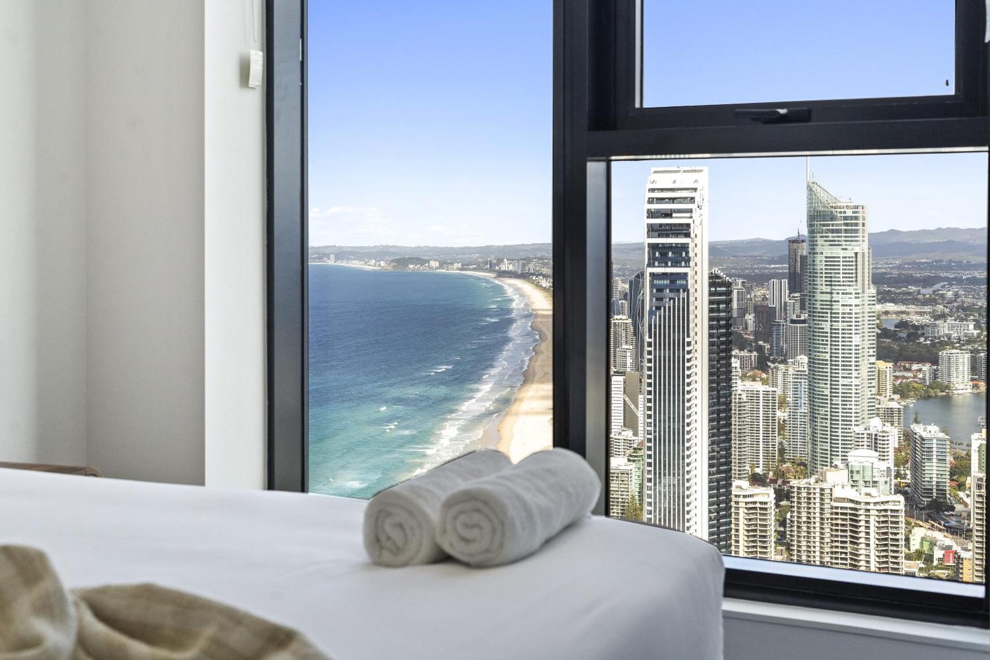 Luxury High Floor 3 Bedroom Unit With Ocean Views - Q * Gold Coast