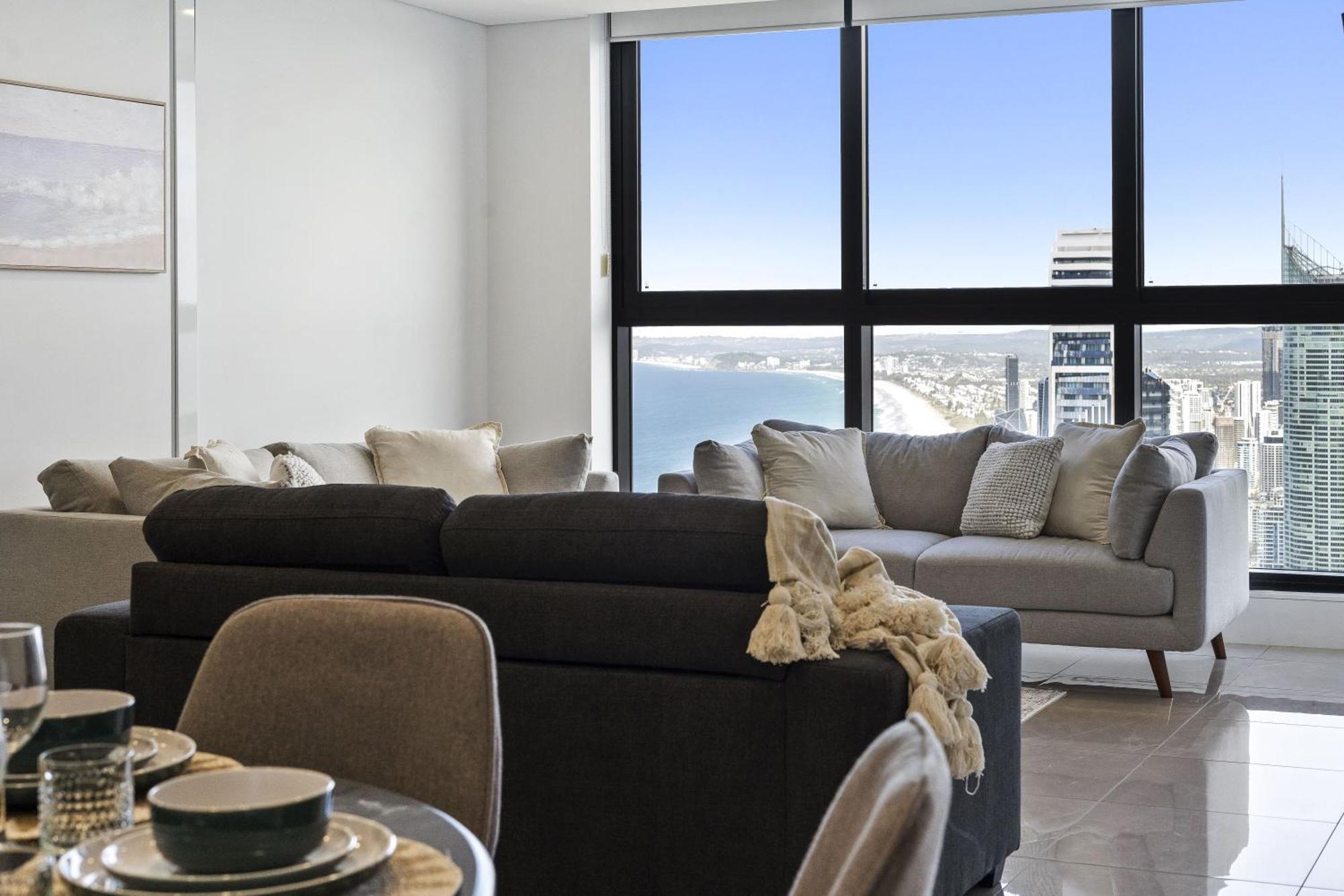 Luxury High Floor 3 Bedroom Unit With Ocean Views - Q Apartment *