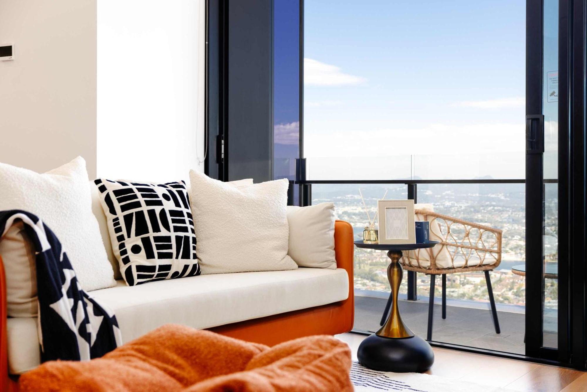 Modern 1br Steps From Casino & Pacific Fair Gold Coast