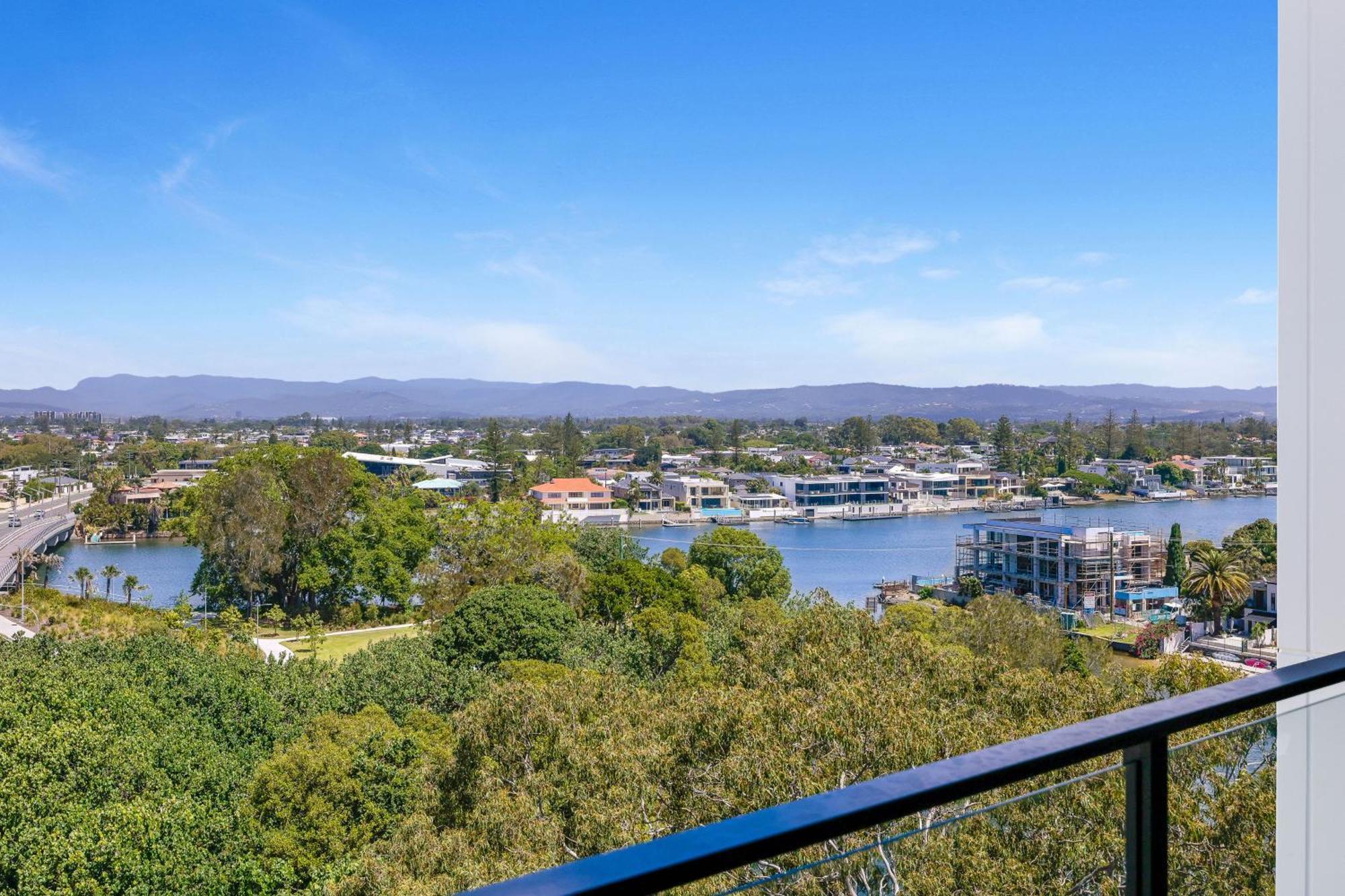 Brand New Modern 2bed 2bath Canal View