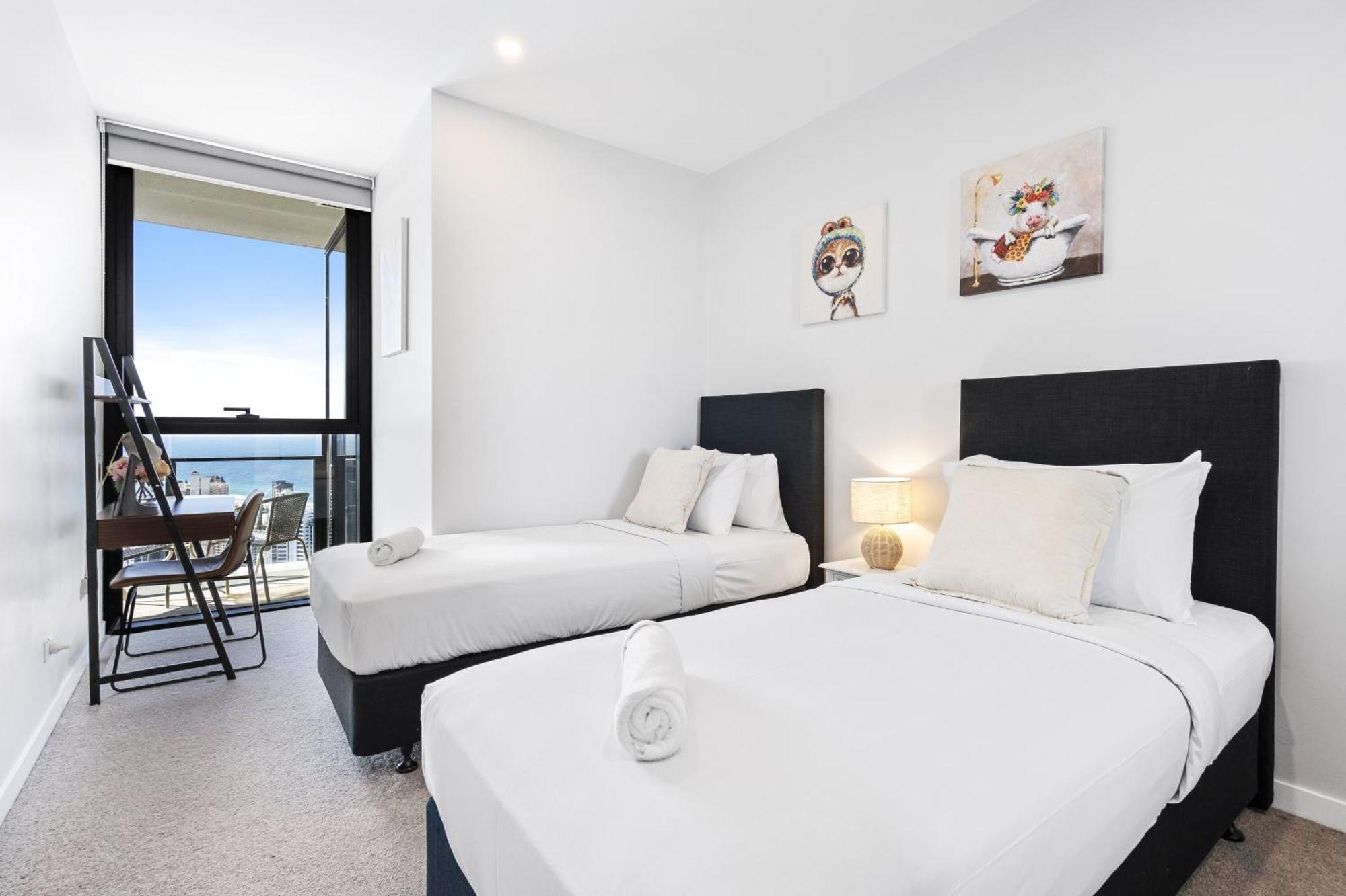 2 Bedroom 1 Bathroom Private At Casino - Paid Parking Only