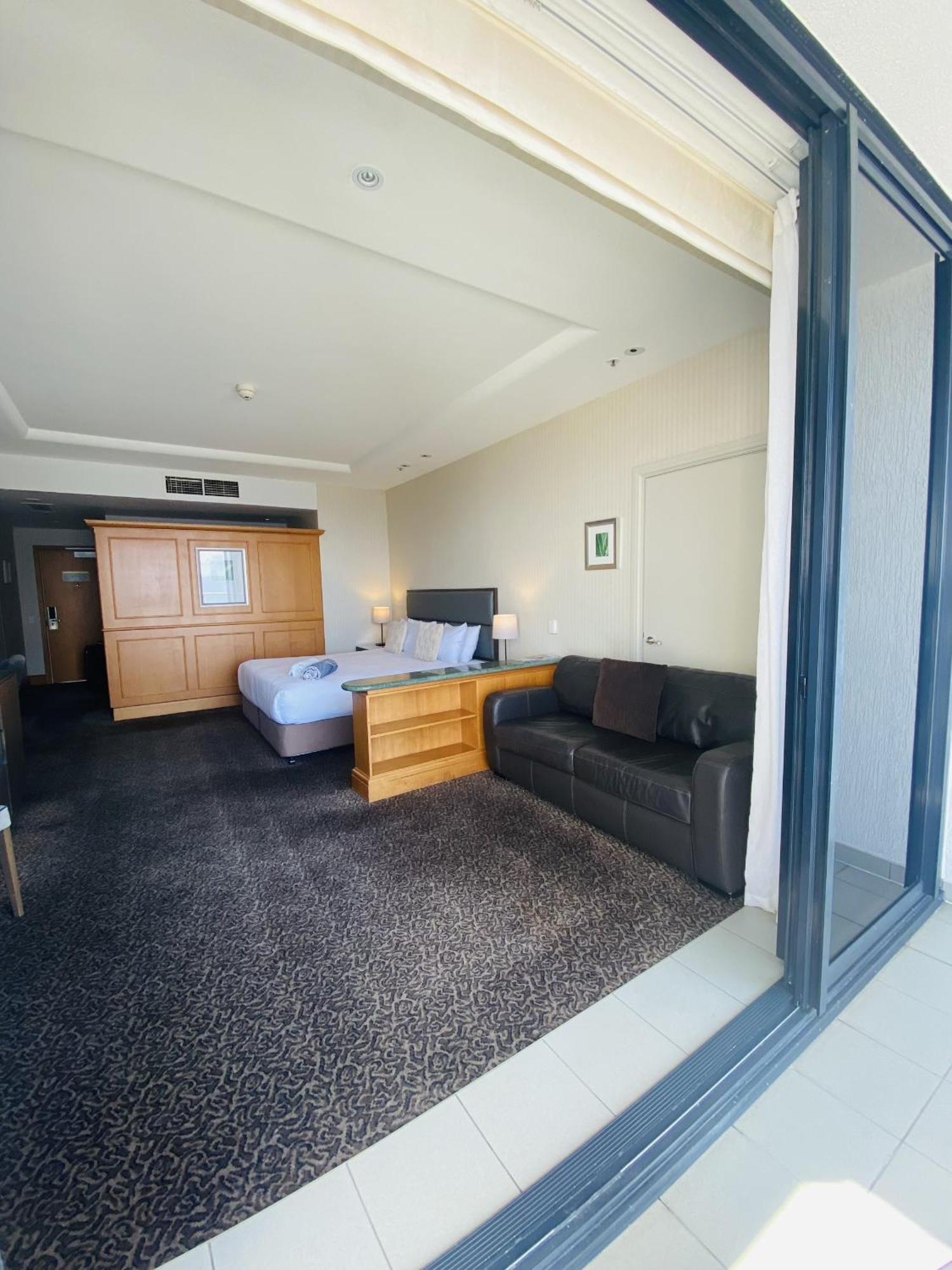Ocean View Surfers Paradise Gold Coast