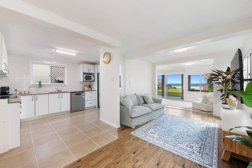 Seaside Serenity Exclusive Beachfront Escape * Gold Coast