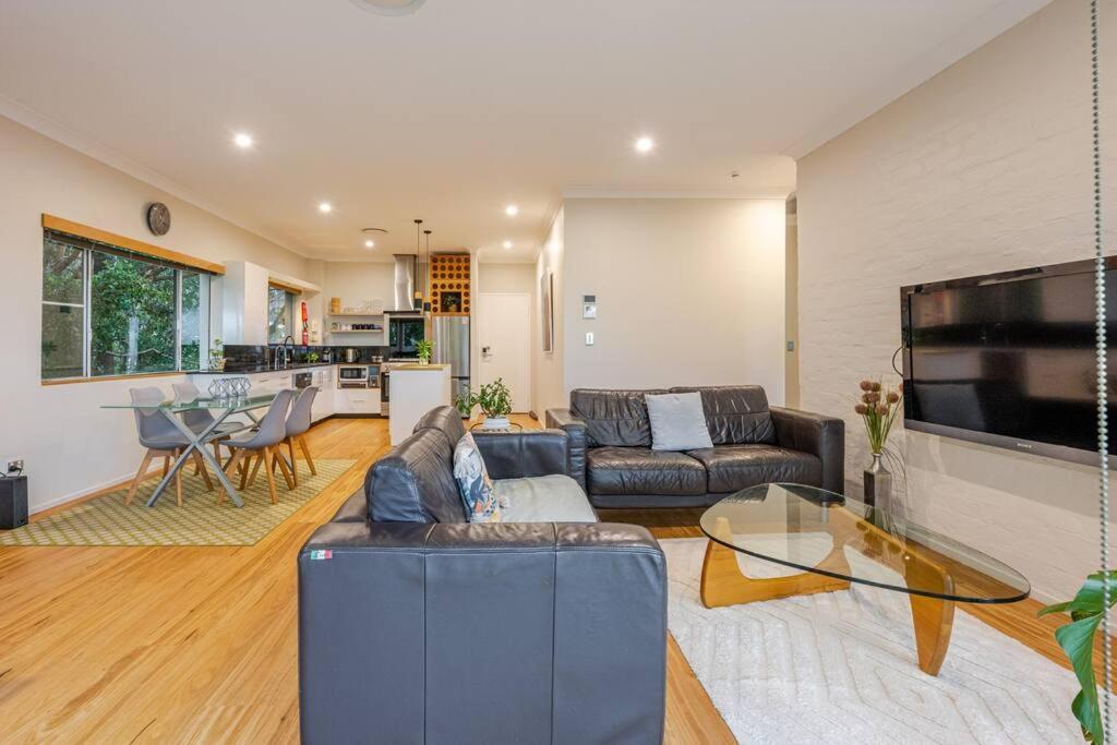 Apartment Hidden Escape With Stunning Ocean Views Gold Coast