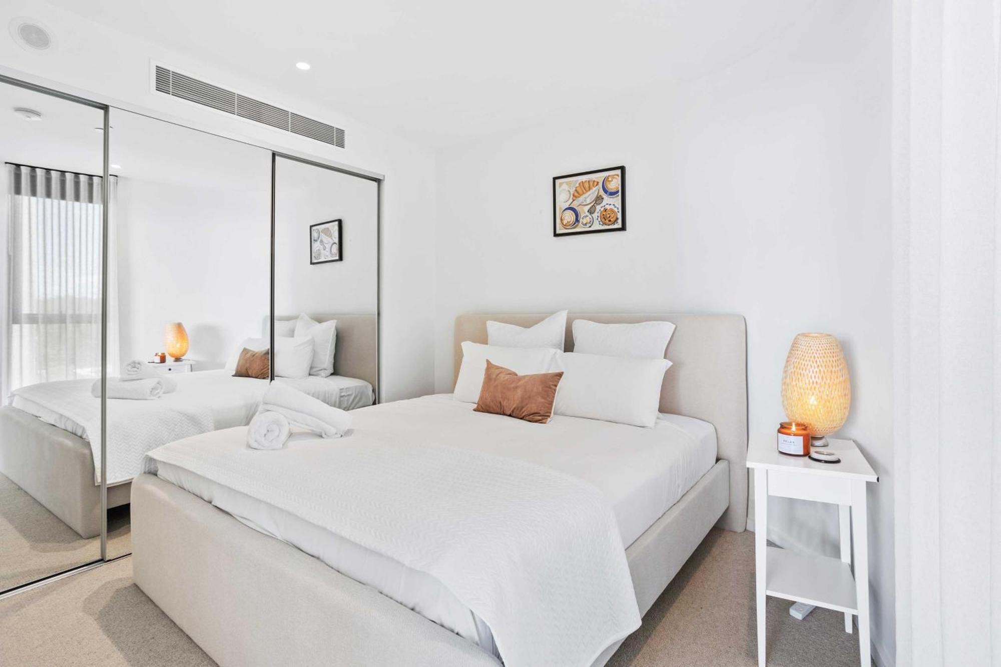 Luxe Oceanview In Palm Apartment