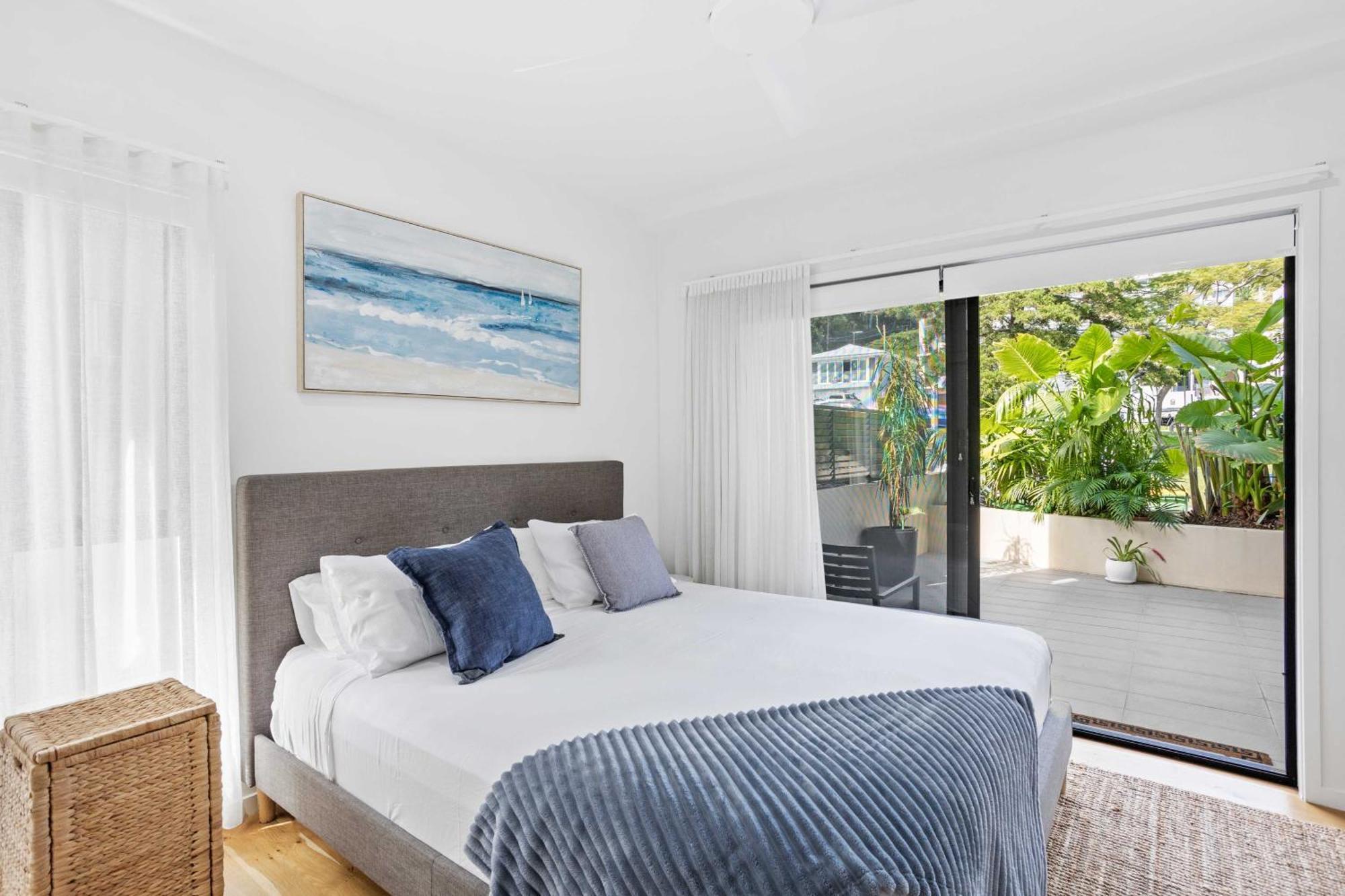 Private Burleigh Retreat, Short Walk To *