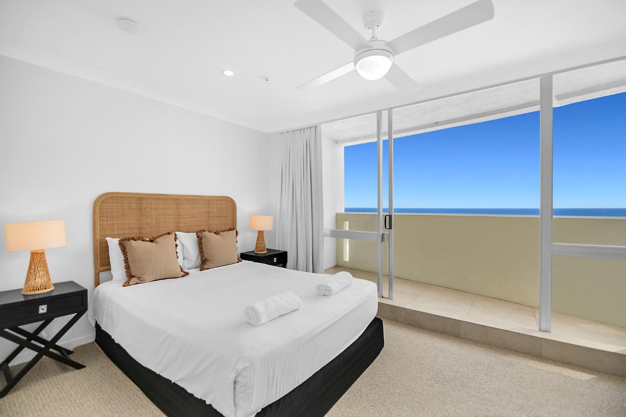 Breathtaking Ocean View & Beachside 3 Bedrooms Gold Coast