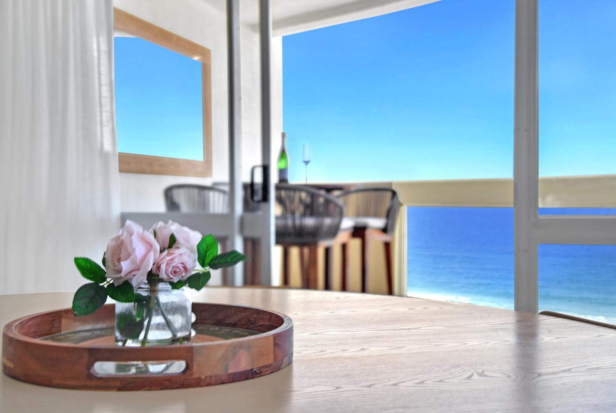 Breathtaking Ocean View & Beachside 3 Bedrooms