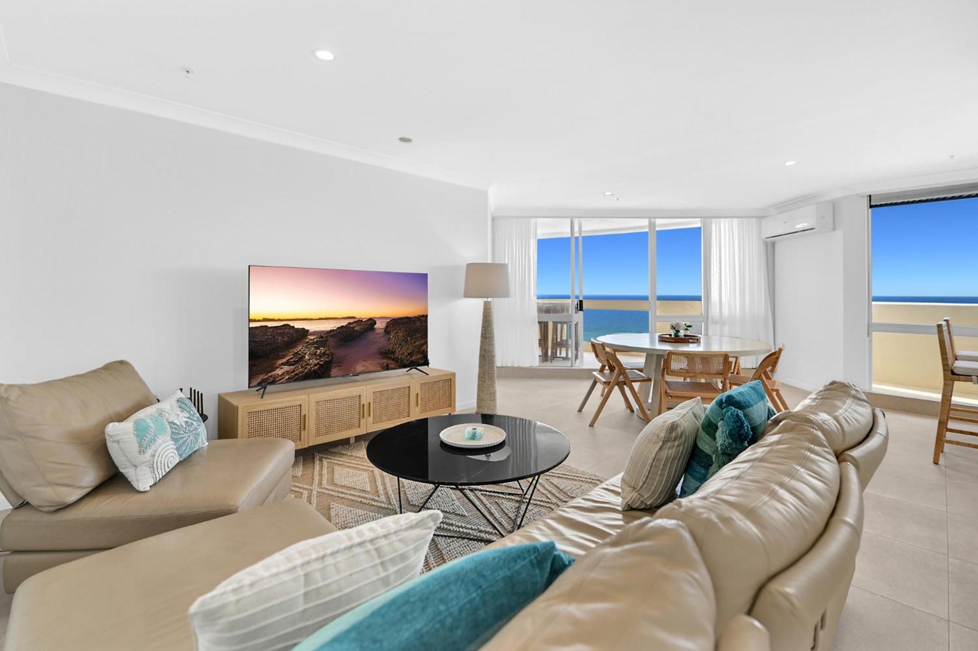 Breathtaking Ocean View & Beachside 3 Bedrooms Apartment