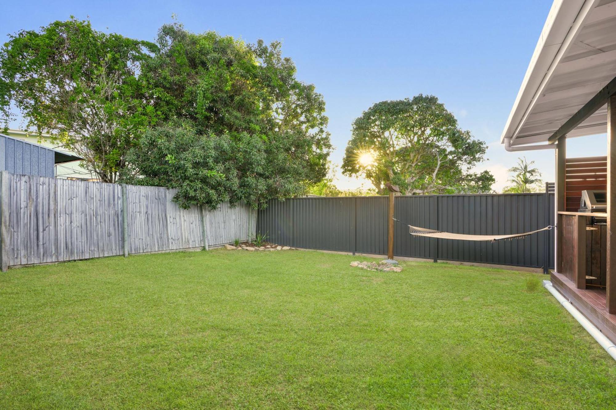 Jacuzzi Gardens - Spa - Fire Pit - Swings - Outdoor Kitchen - Bbq - Parking - Central Location *