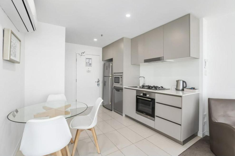 Premium Oceanfront Unit At Rhapsody Surfers Paradise Apartment