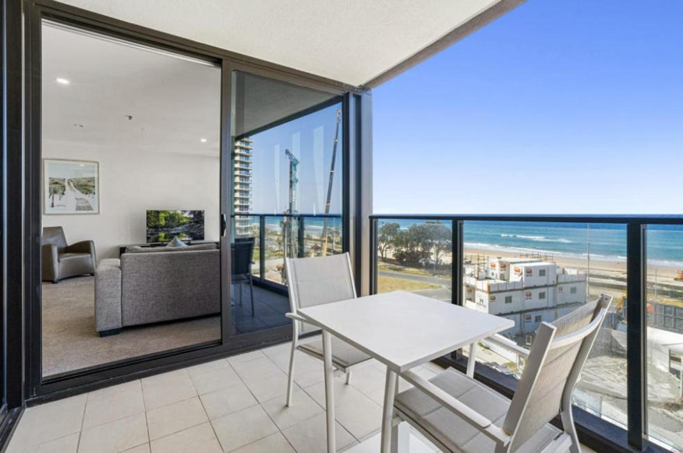 Premium Oceanfront Unit At Rhapsody Surfers Paradise Apartment *