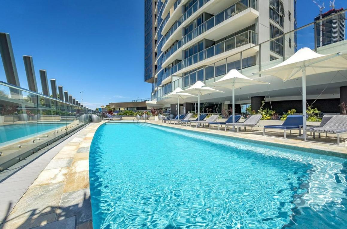 Premium Oceanfront Unit At Rhapsody Surfers Paradise Apartment