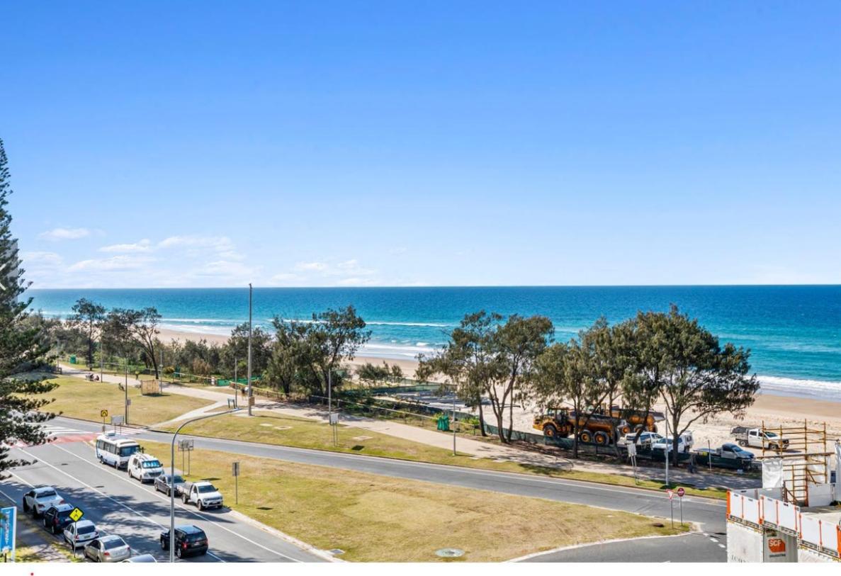 Premium Oceanfront Unit At Rhapsody Surfers Paradise