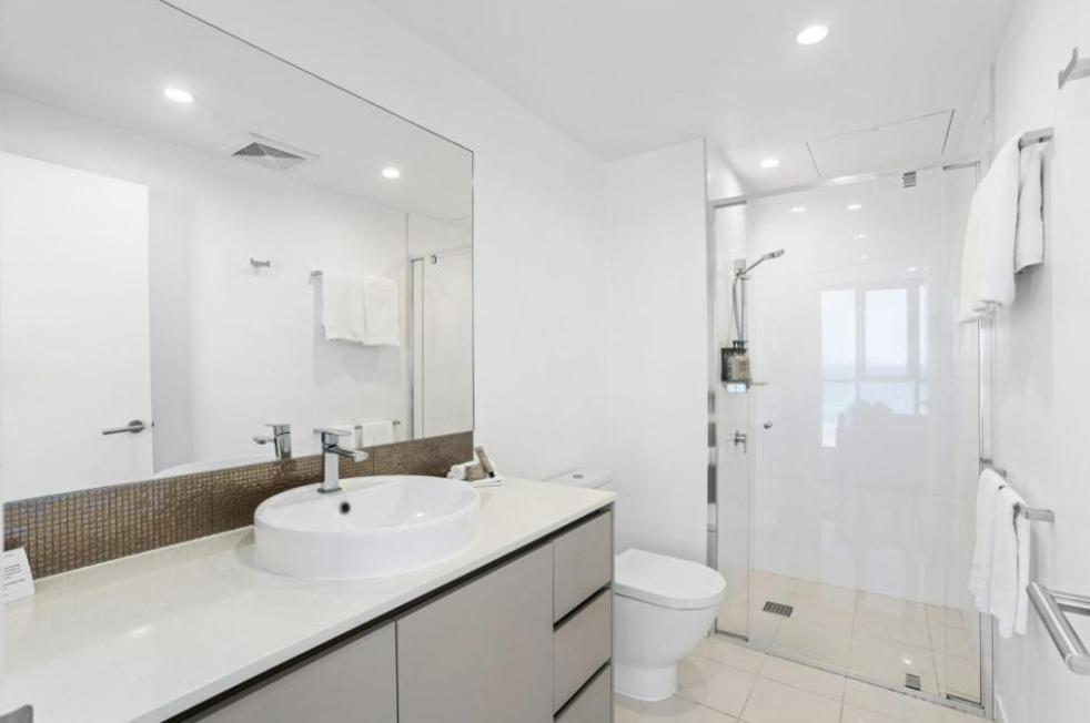 Premium Oceanfront Unit At Rhapsody Surfers Paradise Gold Coast