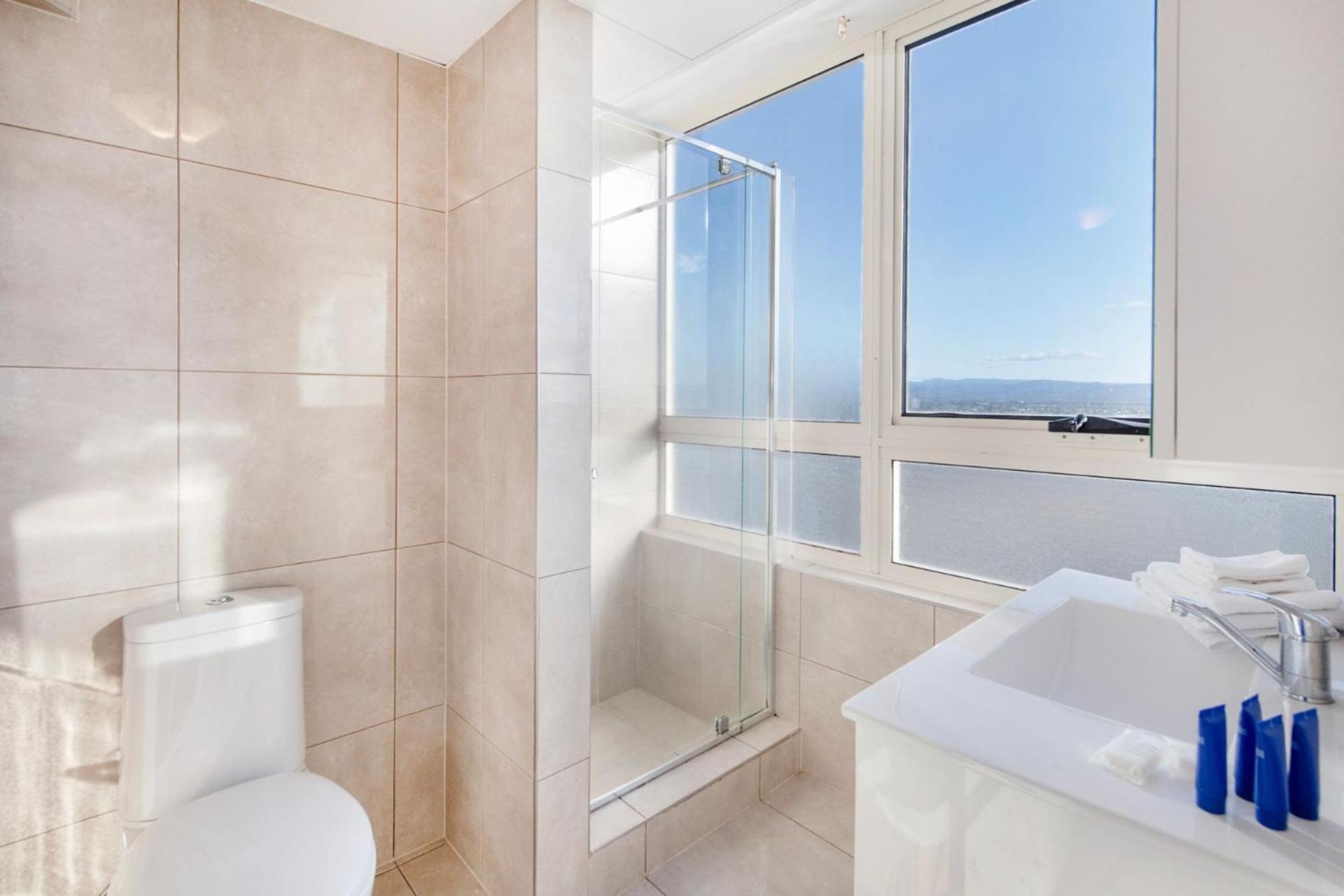 Apartment Spacious 3 Bedroom In Surfers Paradise Gold Coast