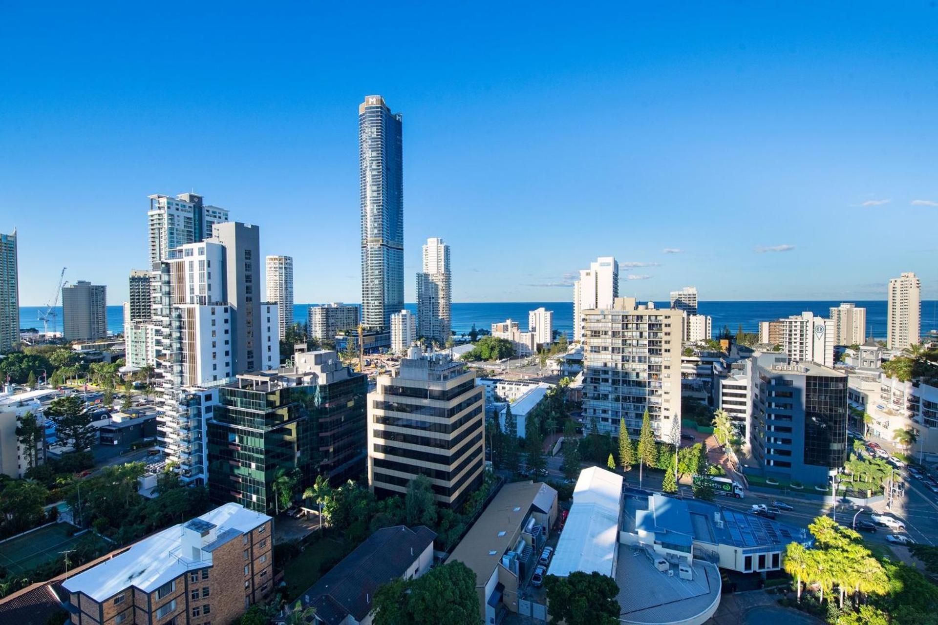 Spacious 3 Bedroom In Surfers Paradise Apartment
