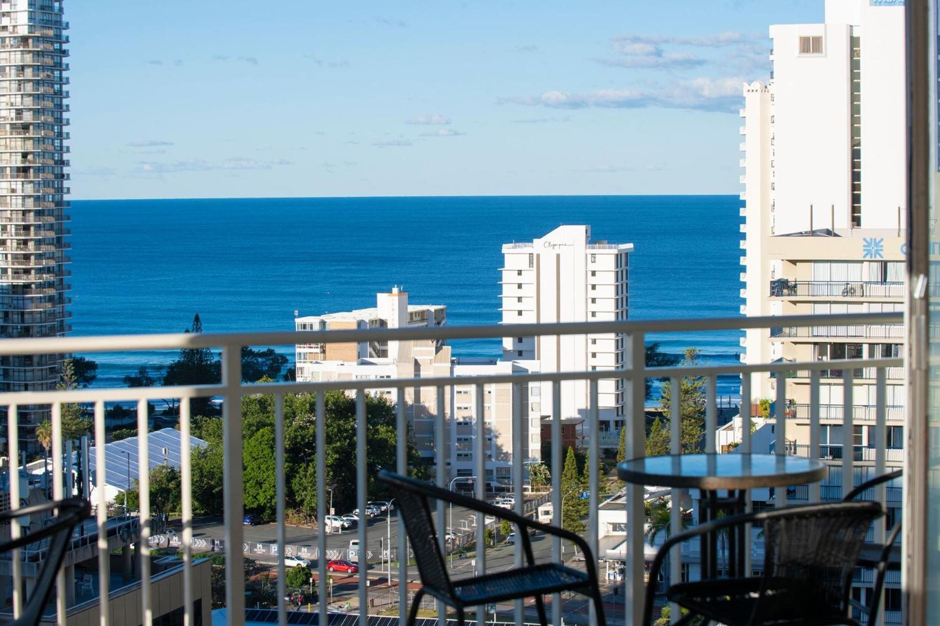 Spacious 3 Bedroom In Surfers Paradise Apartment
